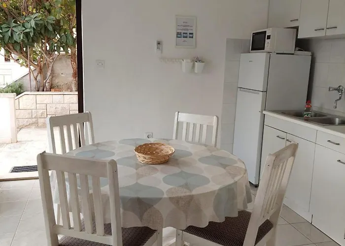 Апартаменты With Parking Space Postira, Brac - 700 Постира