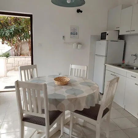 Lejlighed With Parking Space Postira, Brac - 700 Postira