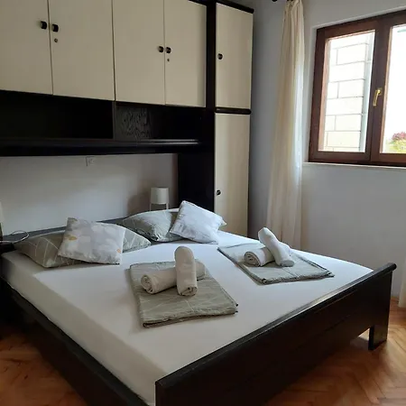 Appartement With A Parking Space Postira, Brac - 700 *