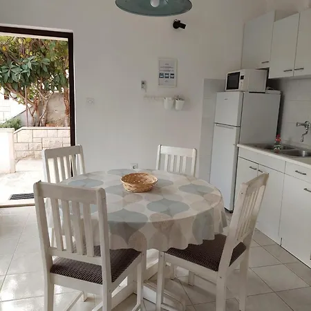 Appartement With A Parking Space Postira, Brac - 700 Postira